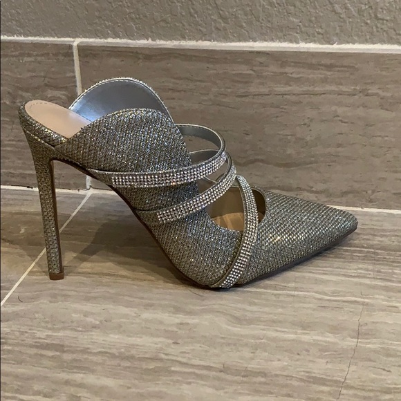 Lilia Mule Strap Pump - Picture 3 of 5